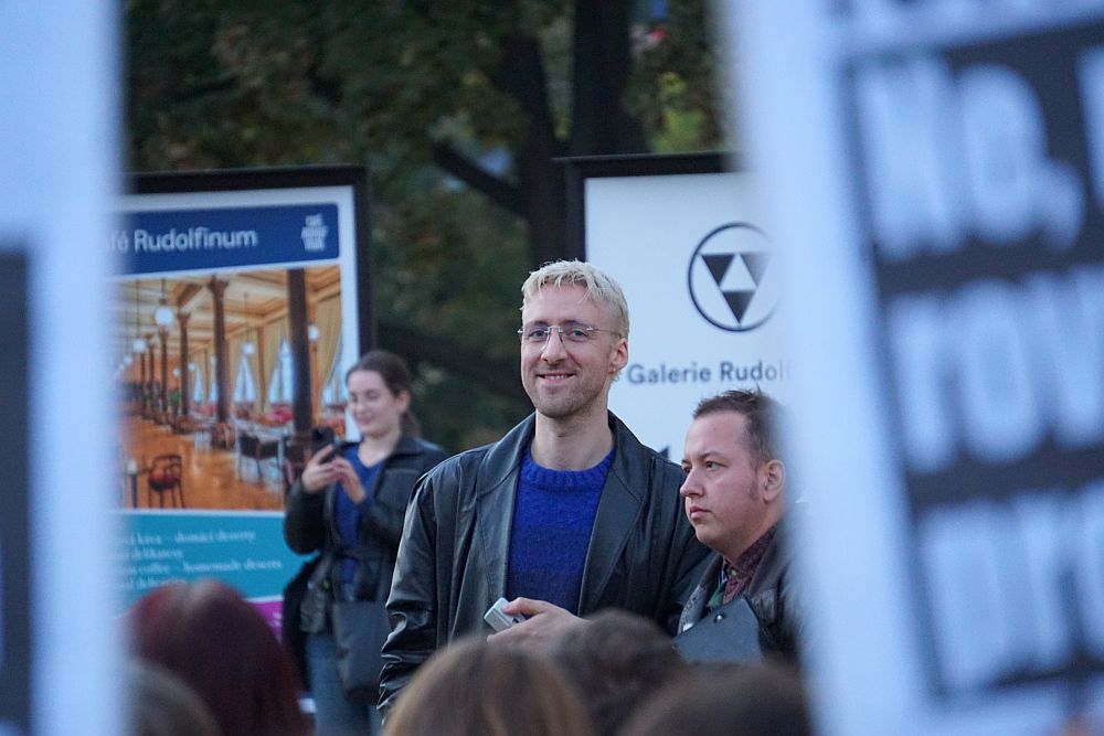 Erik Bartoš: Redner und Chefredakteur des queeren Magazins Qult.cz.